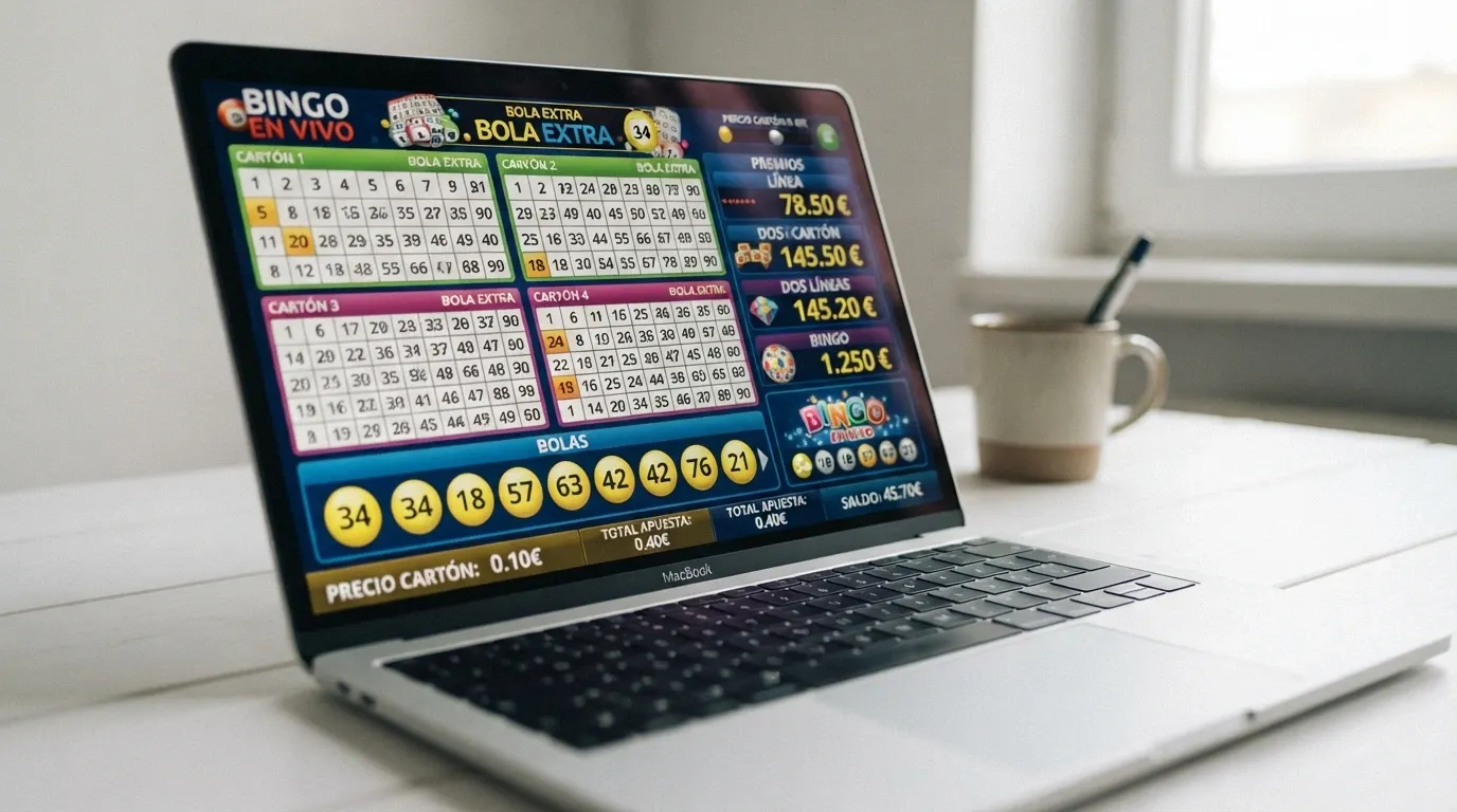 Interfaz de un video bingo con varios cartones simultáneos, el panel de bolas extraídas y los premios por línea activos en pantalla